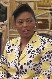 Ministro do Planeamento : Sra. Ana Dias Lourenço