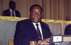 Presidente da assembleia : Sr. Roberto de Almedia